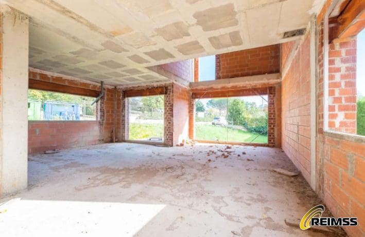 6 slaapkamer Villa te koop in Santa Coloma de Farners met garage - € 304.500 (Ref: 10026971)