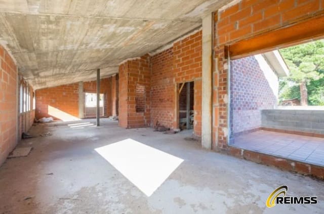 6 slaapkamer Villa te koop in Santa Coloma de Farners - € 304.500 (Ref: 10026971)