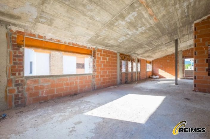 6 slaapkamer Villa te koop in Santa Coloma de Farners met garage - € 304.500 (Ref: 10026971)