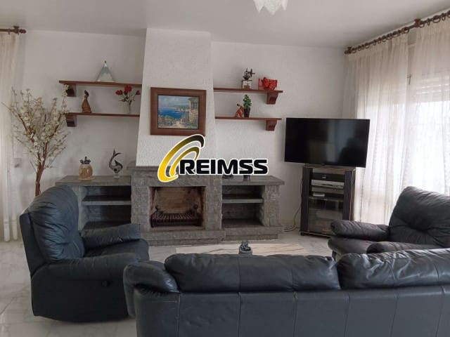 Chalet de 7 habitaciones en Lloret de Mar en venta con piscina garaje - 490.000 € (Ref: 10031317)