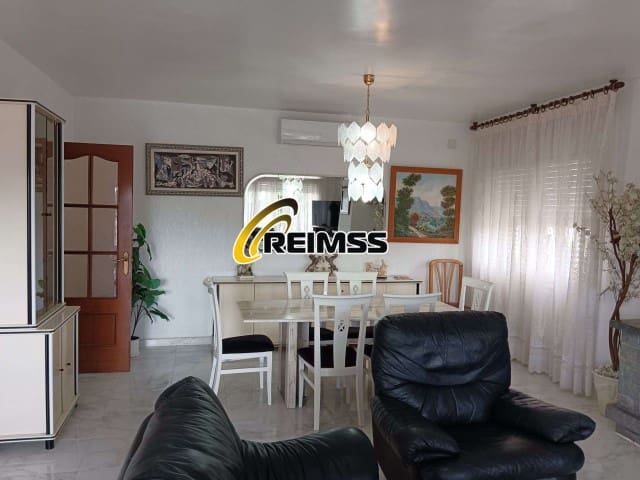 Chalet de 7 habitaciones en Lloret de Mar en venta con piscina garaje - 490.000 € (Ref: 10031317)