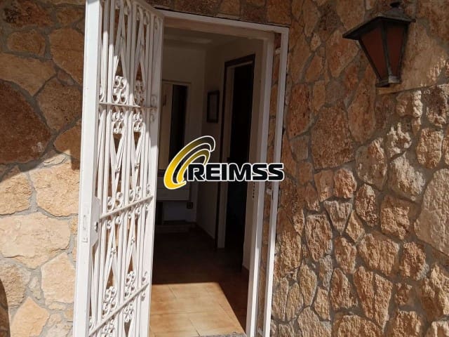 Chalet de 7 habitaciones en Lloret de Mar en venta con piscina garaje - 490.000 € (Ref: 10031317)
