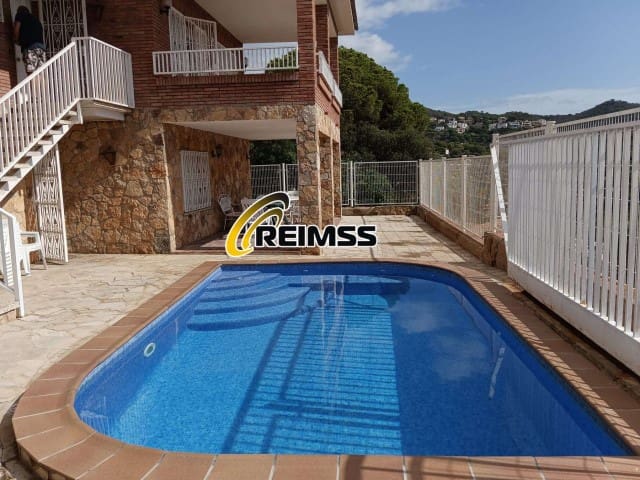 Chalet de 7 habitaciones en Canyelles, Lloret de Mar en venta con piscina garaje - 490.000 € (Ref: 10031317)