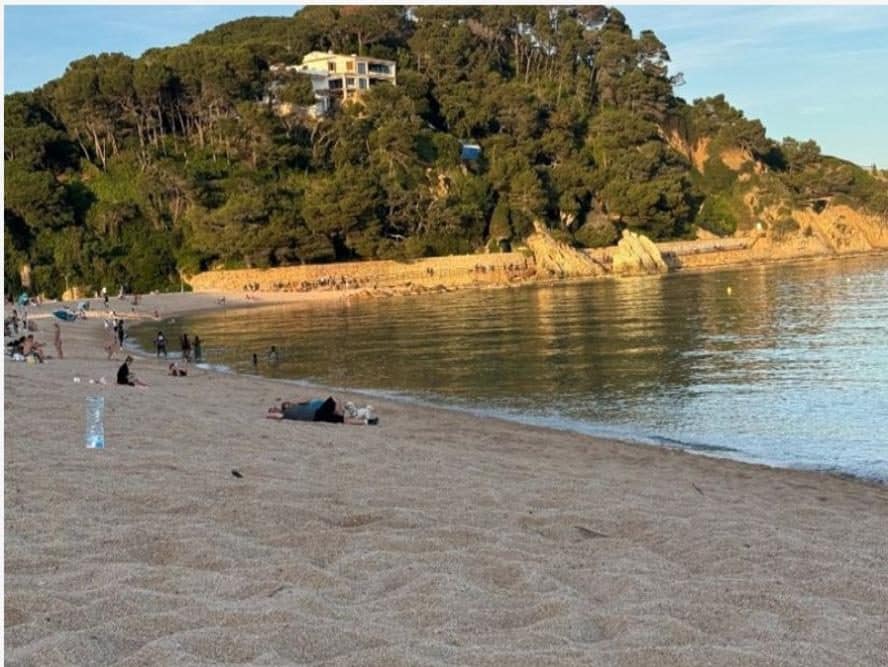 Apartment for sale in Lloret de Mar with pool - € 123,000 (Ref: 10032481)