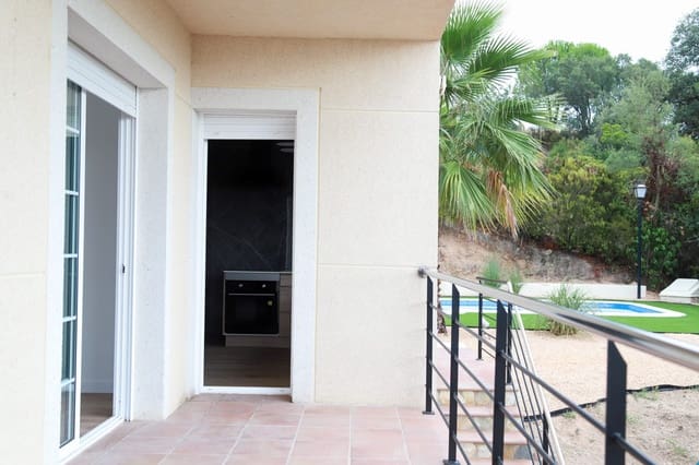 3 camera da letto Villa in vendita in Aiguaviva Parc, Vidreres con piscina garage - 355.950 € (Rif: 10035795)