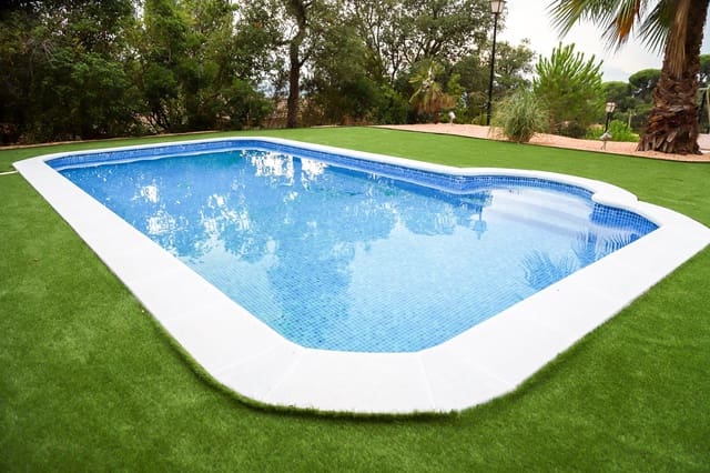 3 camera da letto Villa in vendita in Aiguaviva Parc, Vidreres con piscina garage - 355.950 € (Rif: 10035795)