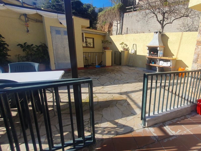 6 soveværelse Villa til salg i Tossa de Mar med swimmingpool garage - € 945.000 (Ref: 10044193)