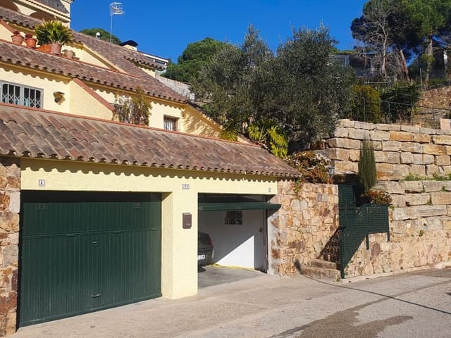 6 soveværelse Villa til salg i Tossa de Mar med swimmingpool garage - € 945.000 (Ref: 10044193)