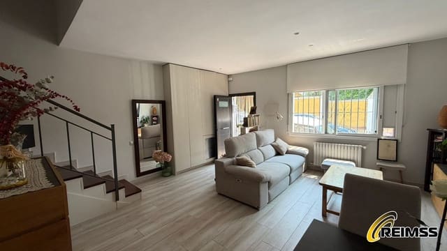 Chalet de 4 habitaciones en Mas Baell - Can Carbó, Lloret de Mar en venta - 315.000 € (Ref: 10060891)