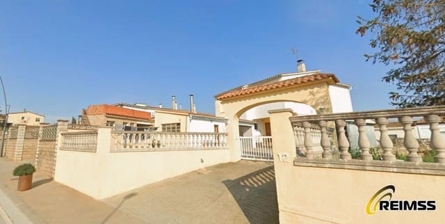 5 slaapkamer Villa te koop in Vidreres met garage - € 330.000 (Ref: 10077240)