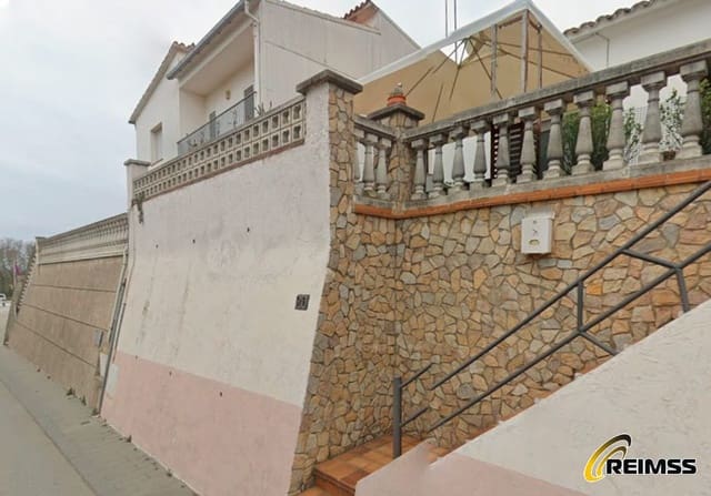5 slaapkamer Villa te koop in Vidreres met garage - € 330.000 (Ref: 10077240)