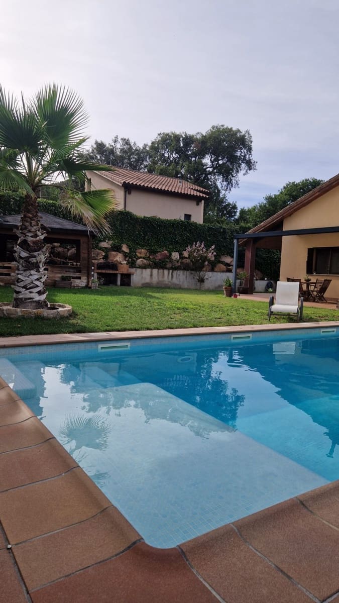 4 bedroom Villa for sale in Massanes with pool garage - € 309,750 (Ref: 10079794)