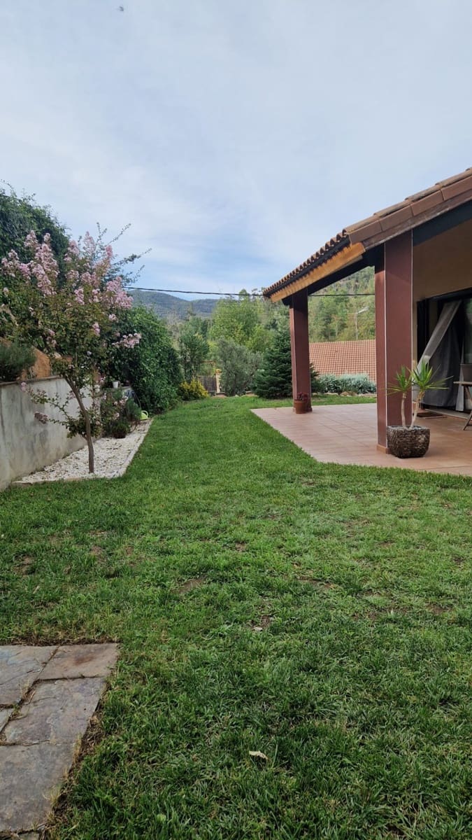 4 bedroom Villa for sale in Massanes with pool garage - € 309,750 (Ref: 10079794)