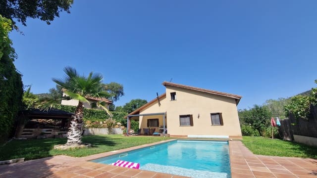 Chalet de 4 habitaciones en Massanes en venta con piscina garaje - 309.750 € (Ref: 10079794)