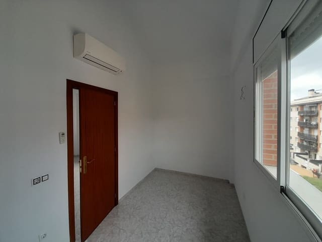 3 soveværelse Lejlighed til salg i Mas Baell - Can Carbó, Lloret de Mar med swimmingpool garage - € 245.000 (Ref: 10085451)
