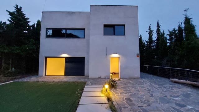 4 makuuhuone Huvila myytävänä paikassa Montgoda, Lloret de Mar mukana 
autotalli - 913 500 € (Ref: 10121046)