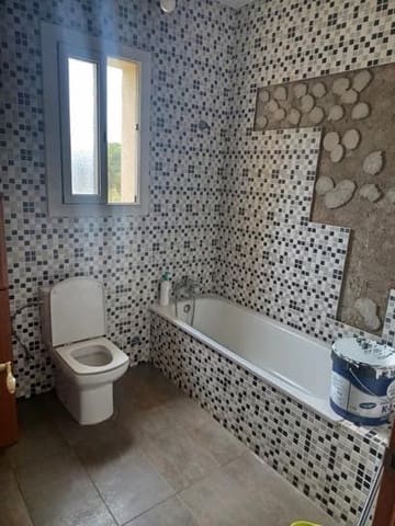 3 soveværelse Villa til salg i Urbanitzacions del Nord, Lloret de Mar med garage - € 409.500 (Ref: 10131043)
