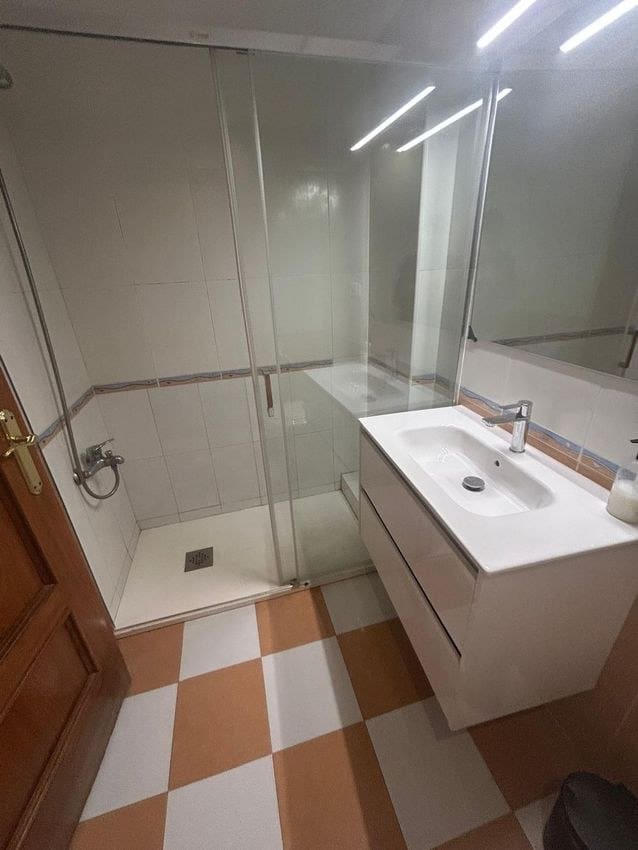 4 bedroom Apartment for sale in Lloret de Mar - € 290,000 (Ref: 10135100)