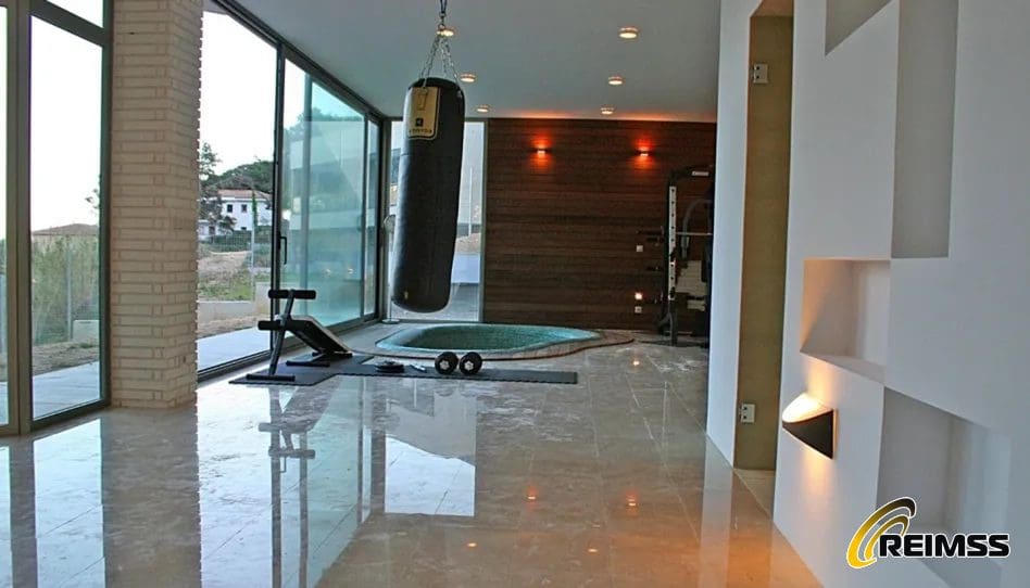 4 bedroom Villa for sale in Blanes with pool garage - € 2,460,000 (Ref: 10144901)