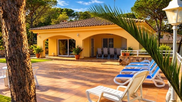 Chalet de 4 habitaciones en Maçanet de la Selva en venta con piscina garaje - 585.000 € (Ref: 10154439)