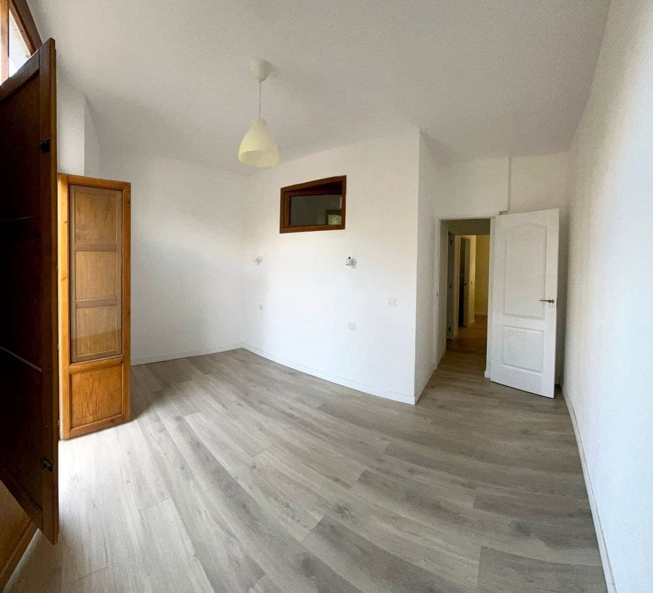 6 bedroom Villa for sale in Llagostera - € 367,500 (Ref: 10157037)