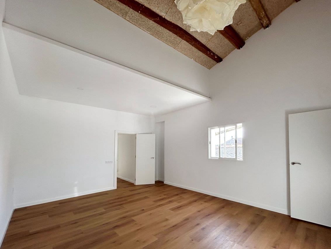 6 bedroom Villa for sale in Llagostera - € 367,500 (Ref: 10157037)
