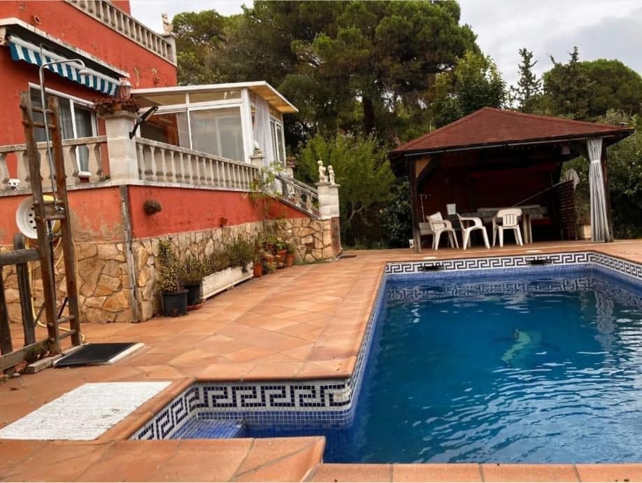 3 camera da letto Villa in vendita in Lloret de Mar con piscina garage - 325.000 € (Rif: 10160247)