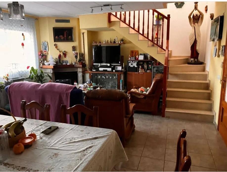 3 camera da letto Villa in vendita in Lloret de Mar con piscina garage - 325.000 € (Rif: 10160247)