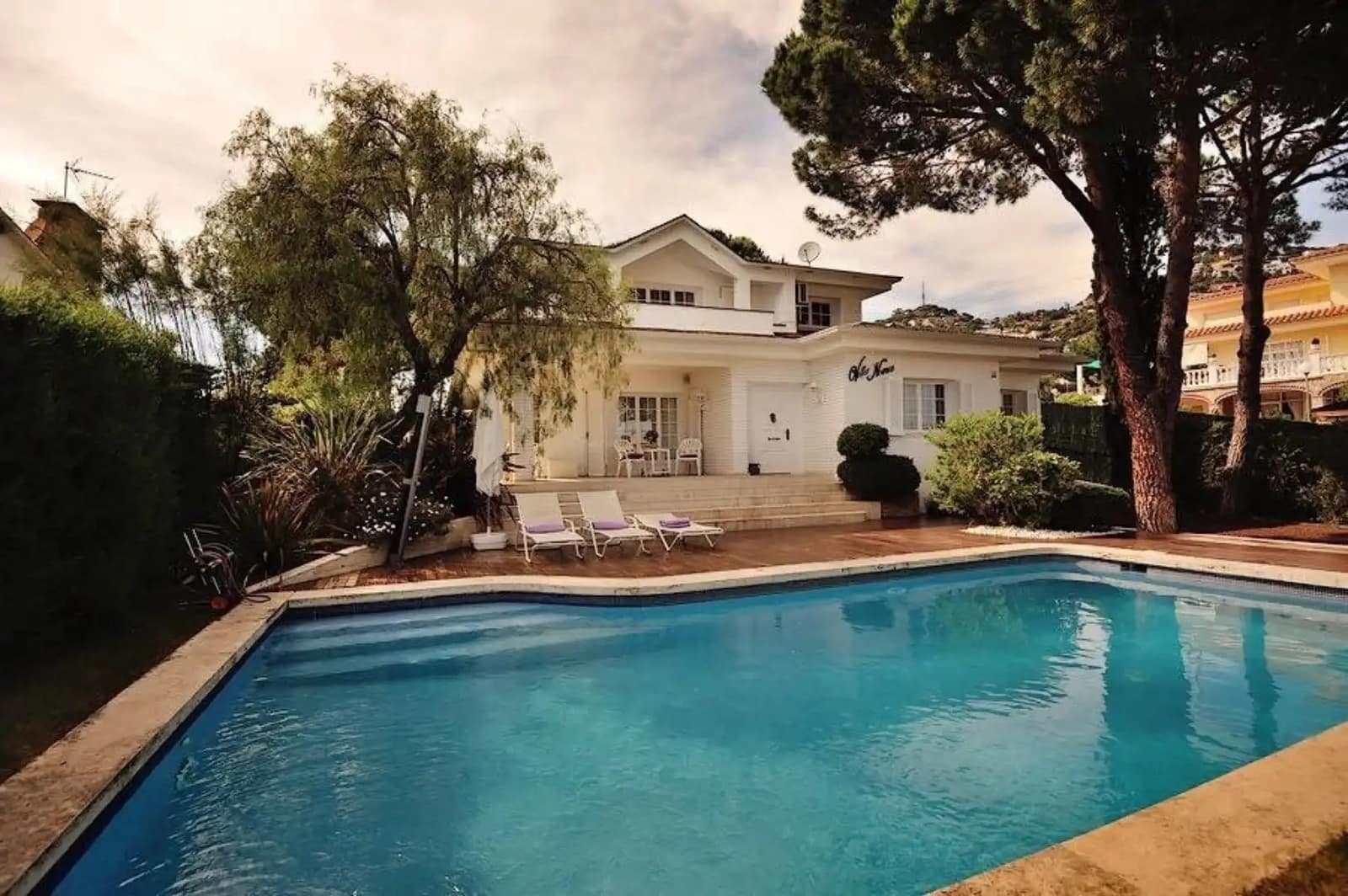 5 soveværelse Villa til salg i Lloret de Mar med swimmingpool garage - € 749.000 (Ref: 10165814)