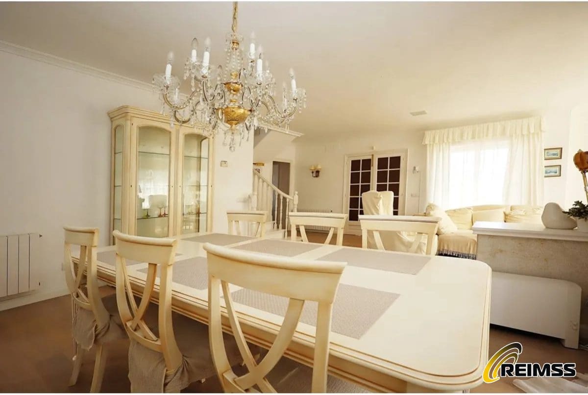 5 quarto Moradia para venda em Lloret de Mar com piscina garagem - 749 000 € (Ref: 10165814)