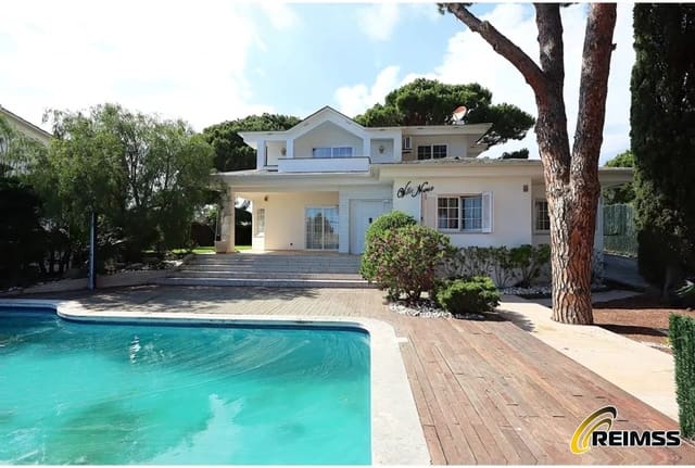 Chalet de 5 habitaciones en Fenals, Lloret de Mar en venta con piscina garaje - 749.000 € (Ref: 10165814)