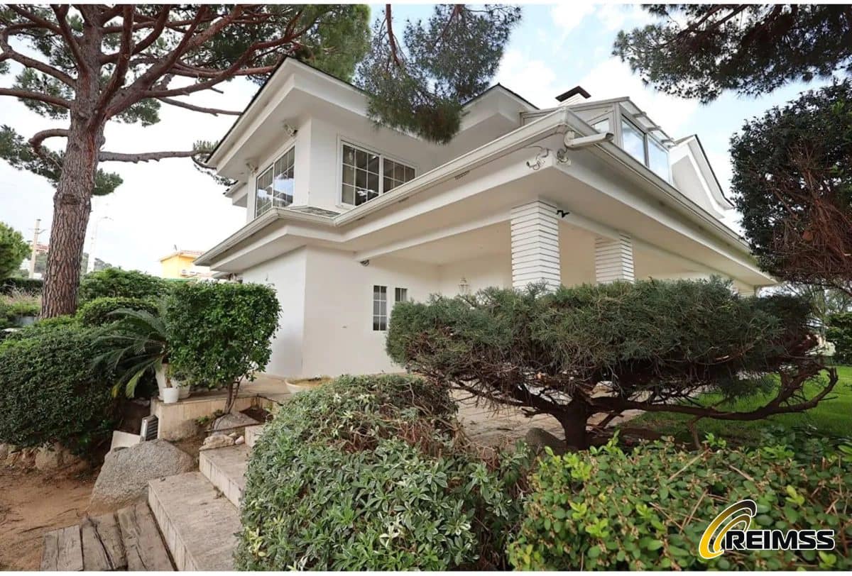 5 quarto Moradia para venda em Lloret de Mar com piscina garagem - 749 000 € (Ref: 10165814)