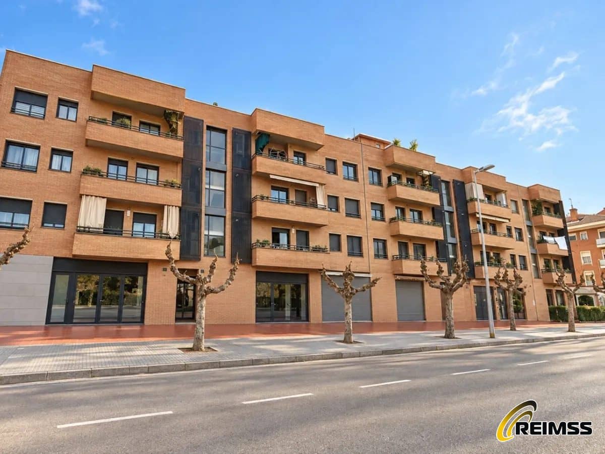 Apartamento de 3 habitaciones en Lloret de Mar en venta con piscina garaje - 357.000 € (Ref: 10167516)
