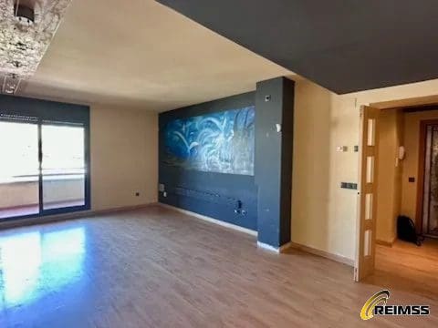 Apartamento de 3 habitaciones en Lloret de Mar en venta con piscina garaje - 357.000 € (Ref: 10167516)