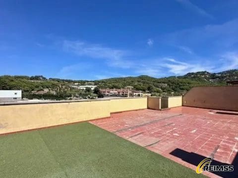 Apartamento de 3 habitaciones en Lloret de Mar en venta con piscina garaje - 357.000 € (Ref: 10167516)