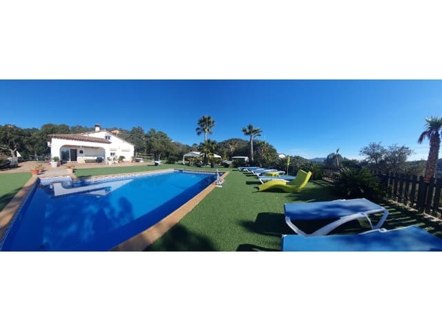 5 bedroom Villa for sale in Centre, Lloret de Mar - € 629,000 (Ref: 5236274)