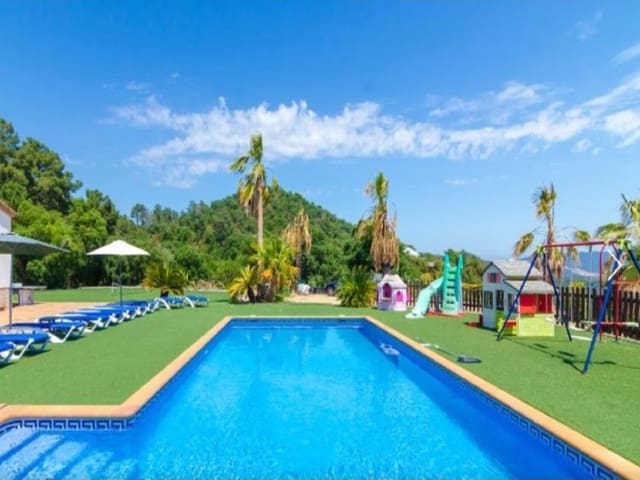 5 bedroom Villa for sale in Centre, Lloret de Mar - € 629,000 (Ref: 5236274)