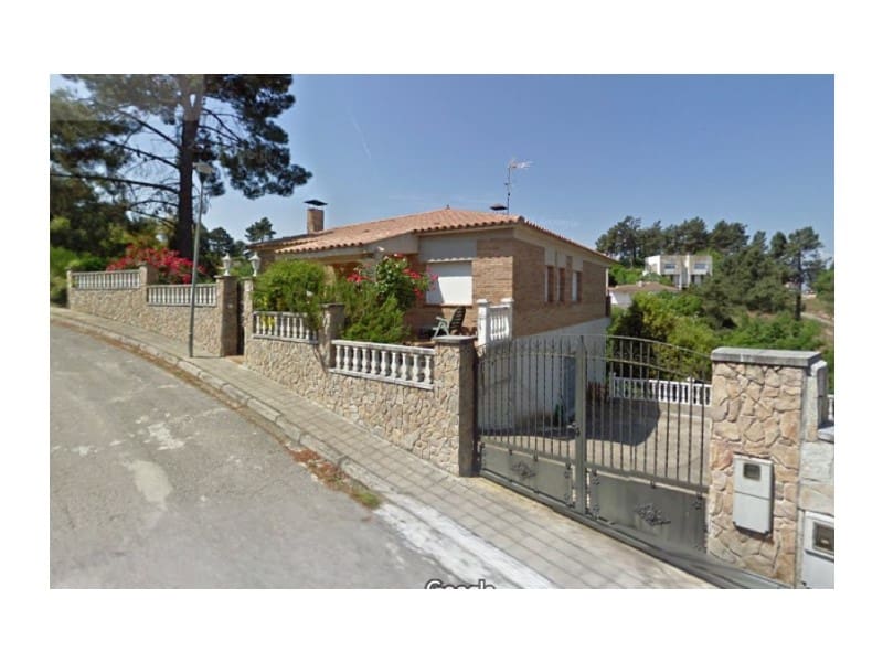 5 bedroom Villa for sale in Vidreres with pool garage - € 470,000 (Ref: 5236301)