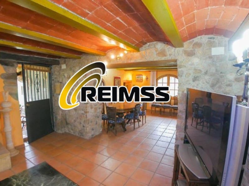 5 soveværelse Villa til salg i Caldes de Malavella - € 750.000 (Ref: 5236323)