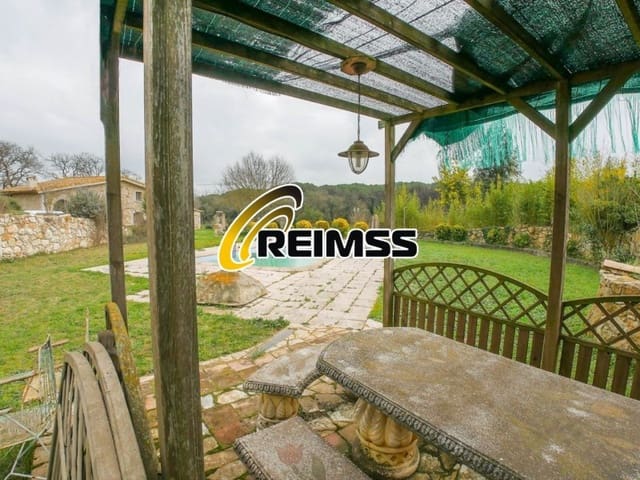 5 bedroom Villa for sale in Caldes de Malavella - € 750,000 (Ref: 5236323)