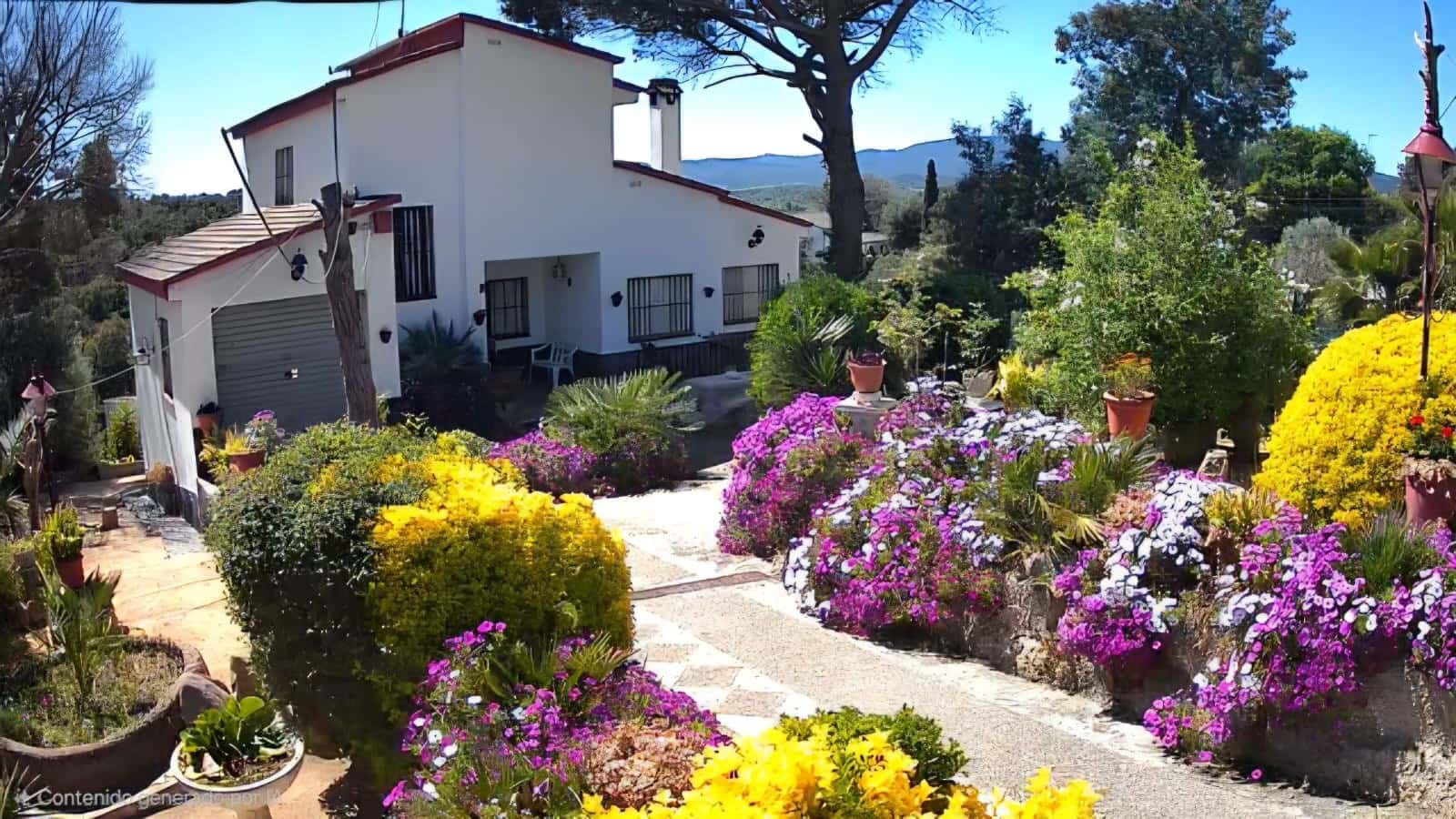 4 bedroom Villa for sale in Macanet de la Selva with pool garage - € 290,000 (Ref: 5236355)