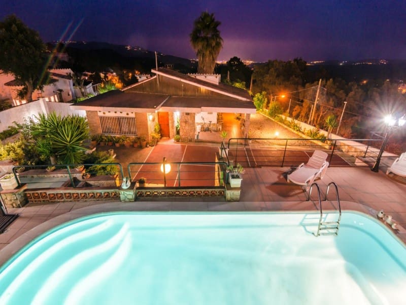 3 bedroom Villa for sale in Lloret de Mar with garage - € 390,000 (Ref: 5236416)