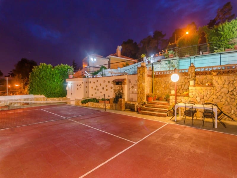 3 bedroom Villa for sale in Lloret de Mar with garage - € 390,000 (Ref: 5236416)