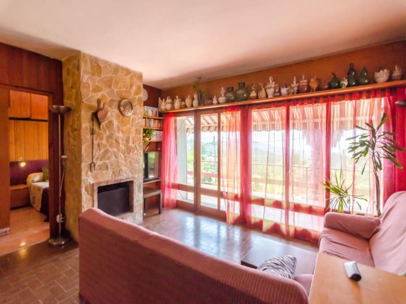 3 bedroom Villa for sale in Lloret de Mar with garage - € 390,000 (Ref: 5236416)