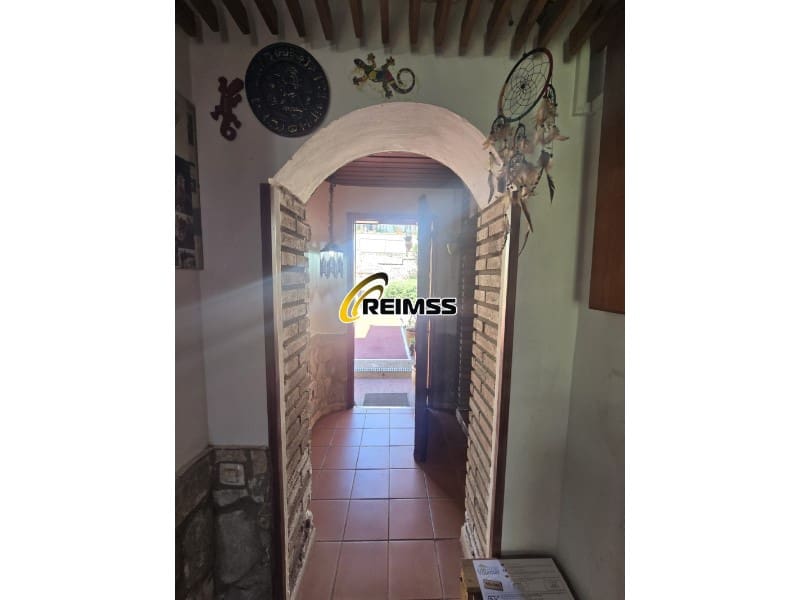 3 bedroom Villa for sale in Lloret de Mar with garage - € 390,000 (Ref: 5236416)