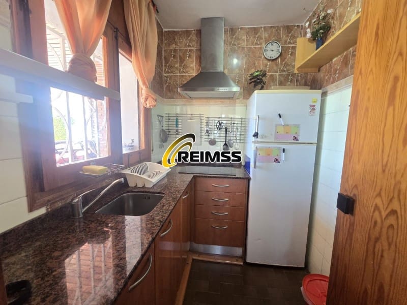 3 bedroom Villa for sale in Lloret de Mar with garage - € 390,000 (Ref: 5236416)