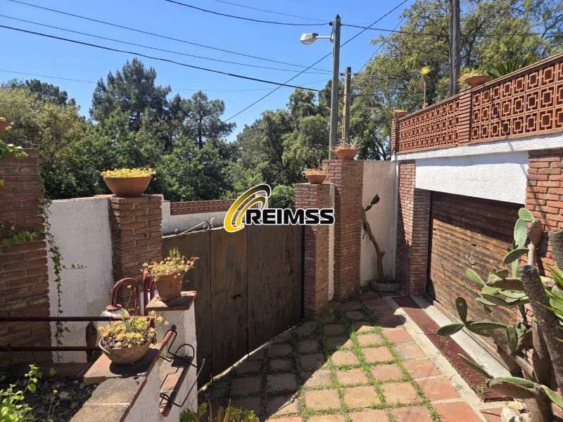 3 bedroom Villa for sale in Lloret de Mar with garage - € 390,000 (Ref: 5236416)