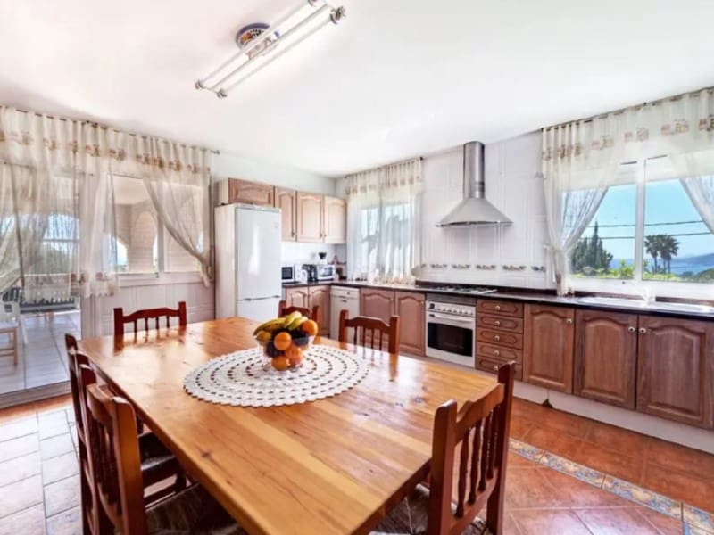 8 quarto Moradia para venda em Lloret de Mar com garagem - 840 000 € (Ref: 5236442)