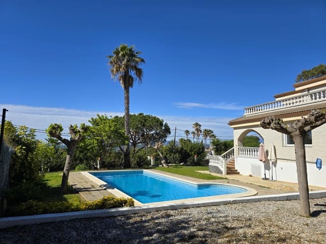 8 slaapkamer Villa te koop in Canyelles, Lloret de Mar met garage - € 840.000 (Ref: 5236442)