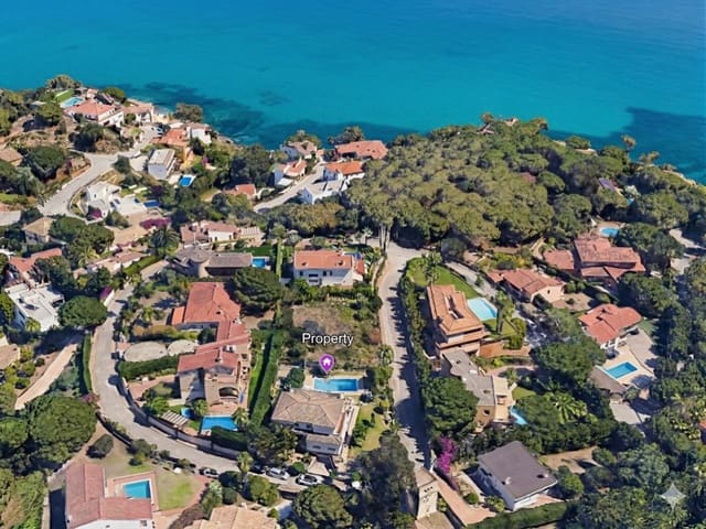 8 soverom Villa til salgs i Canyelles, Lloret de Mar med garasje - € 840 000 (Ref: 5236442)